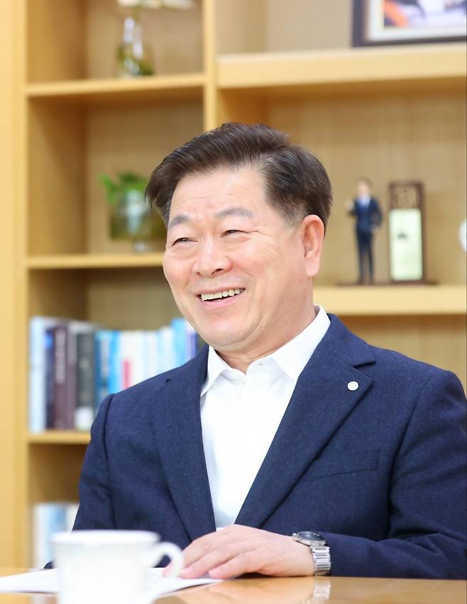 박승원 광명시장은 최근 파이낸셜뉴스와의 인터뷰에서 광명시가 전국 지방정부 가운데 새로운 표준으로 평가받고 있다고 설명했다. 광명시 제공