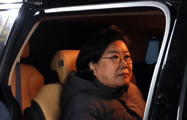 이혜훈 기획예산처 장관 후보자가 20일 오후 서울 중구 예금보험공사에 마련된 인사청문회 준비 사무실에서 점심시간을 이용해 외부로 이동하고 있다. 뉴스1