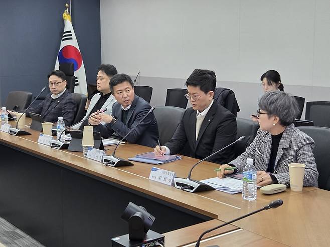 윤기태 NH농협금융 금융소비자보호총괄책임자가 1월 19일, 서울 중구 소재 농협중앙회 본관에서 '2026년 제1차 농협금융 금융소비자보호협의회'를 주재하고 있다. /사진제공=농협금융