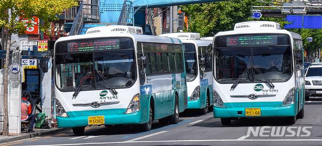 [여수=뉴시스] 전남 여수시내버스. (사진=뉴시스 DB) photo@newsis.com