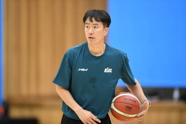 남자 농구 국가대표팀 코치로 선임된 김성철 전 프로농구 원주 DB 코치. /KBL제공