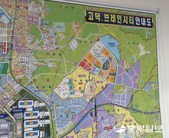 평택 장안동 브레인시티 인근에 위치한 부동산 업장에 있는 안내도. 최영재기자