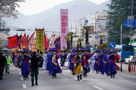 이충무공 승전행차 장면.