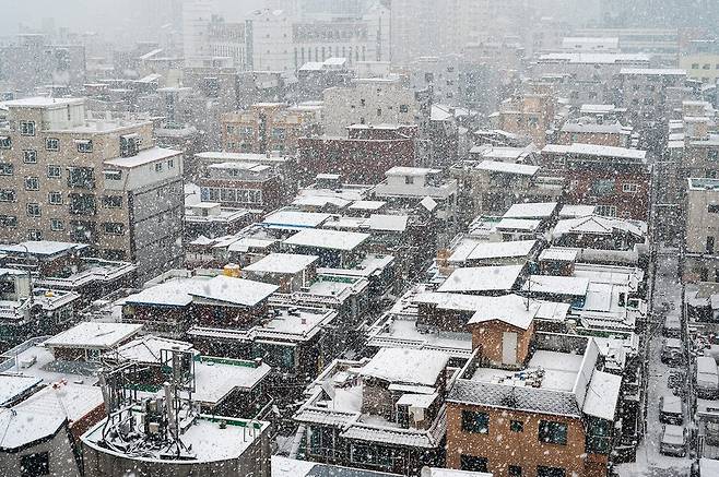 한반도는 연중 대부분이 온난한 기후다. 갑작스럽게 찾아오는 강력한 한파는 일상 환경과 신체 적응을 동시에 시험한다. 사진은 독자 이해를 돕기 위한 이미지. (사진 클립아트코리아)/뉴스펭귄