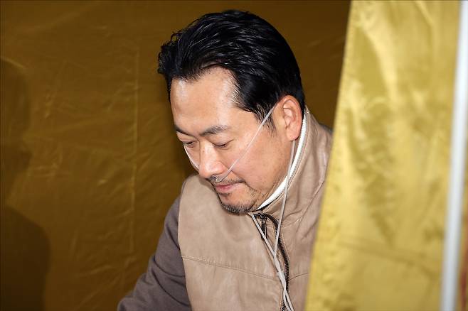 장동혁 국민의힘 대표가 지난 21일 서울 여의도 국회 로텐더홀에 단식 농성을 이어가고 있다. (출처 : 뉴스1)