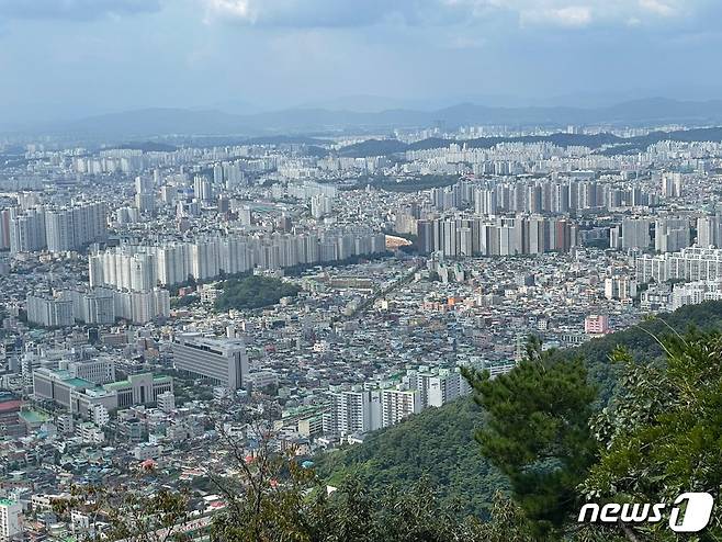 무등산에서 바라본 광주 도심./뉴스1