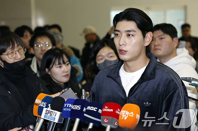 메이저리그(MLB) 샌프란시스코 자이언츠에서 뛰는 이정후가 21일 오후 인천국제공항 2터미널에서 출국 전 인터뷰를 하고 있다. 2026.1.21/뉴스1 ⓒ News1 박정호 기자