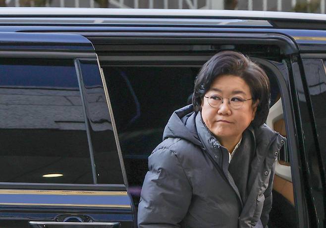 이혜훈 기획예산처 장관 후보자가 22일 오전 서울 중구 보험예금공사에 마련된 인사청문회 준비 사무실로 들어가기 위해 차량에서 내리고 있다./장련성 기자