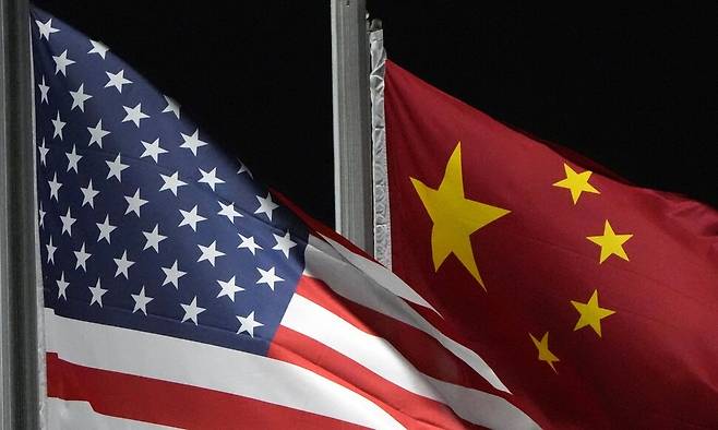 미국과 중국 국기. AP 연합뉴스