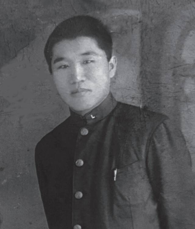 1940년 연희전문학교에 재학할 때의 김용근 선생. 김용근 평전 갈무리