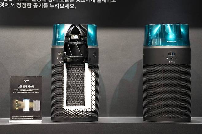 다이슨 허쉬젯 컴팩트 공기청정기의 내부 구조 실물이 전시돼 있다 / 출처=IT동아