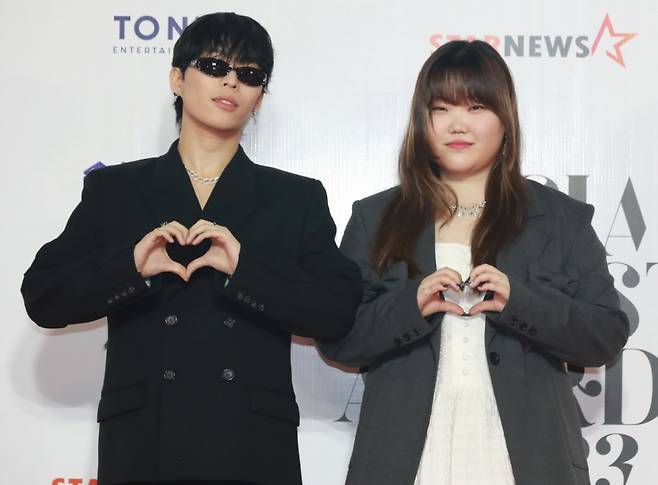 YG 떠난 악뮤, 새 소속사는 '영감의 샘터'…직접 그린 로고도 눈길