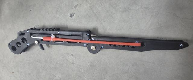 슬링건(개량형 새총). 관세청 제공