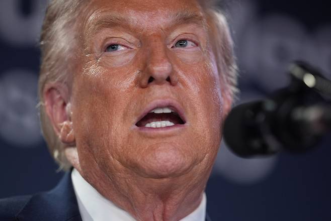 도널드 트럼프 대통령이 21일(현지시간) 스위스 다보스에서 열린 세계경제포럼(WEF) 연례회의에서 연설하고 있다. [AP]