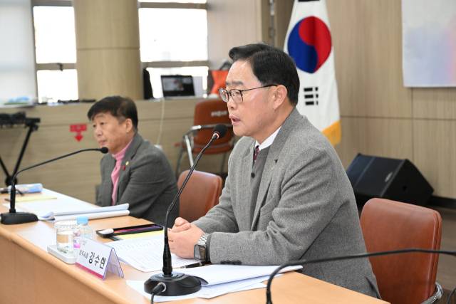 22일 강수현 양주시장이 광적면에서 ‘읍면동 순회간담회’를 열고 시정 방향을 설명하고 있다. 사진 제공=양주시