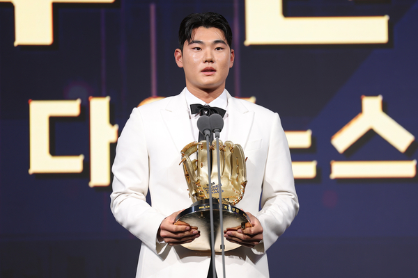 2025 유격수 골든글러브를 수상한 NC 김주원. 연합뉴스
