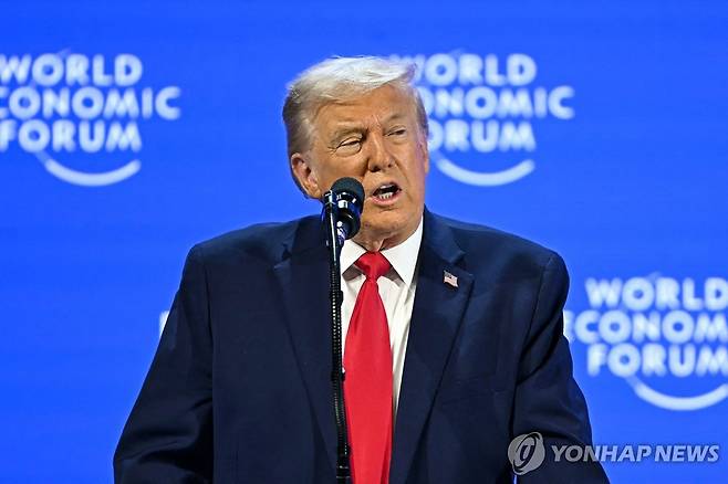 다보스서 연설하는 트럼프 대통령 [AFP=연합뉴스]