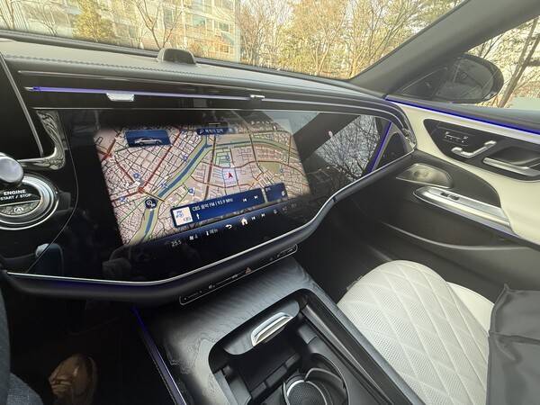 메르세데스-벤츠 E300 4MATIC AMG 내부 [출처= 조승열 기자]