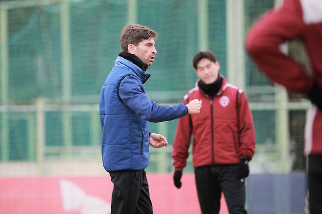 세르지우 코스타 감독. 사진=제주SK