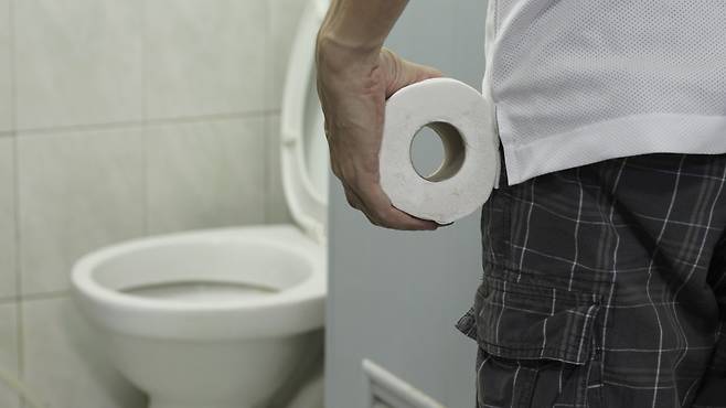 치질은 수술이나 치료를 잘 받아도 치질을 악화시키는 생활 습관이 그대로 남아 있으면 재발할 수 있다 | 출처: 클립아트코리아