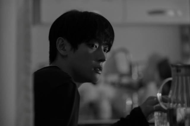 올해로 데뷔 10주년을 맞이한 SF9 인성이 자신의 목소리로 가득 찬 첫 솔로 앨범 'Crossfade:'를 발매하고 활발한 활동을 펼쳤다. /FNC엔터테인먼트