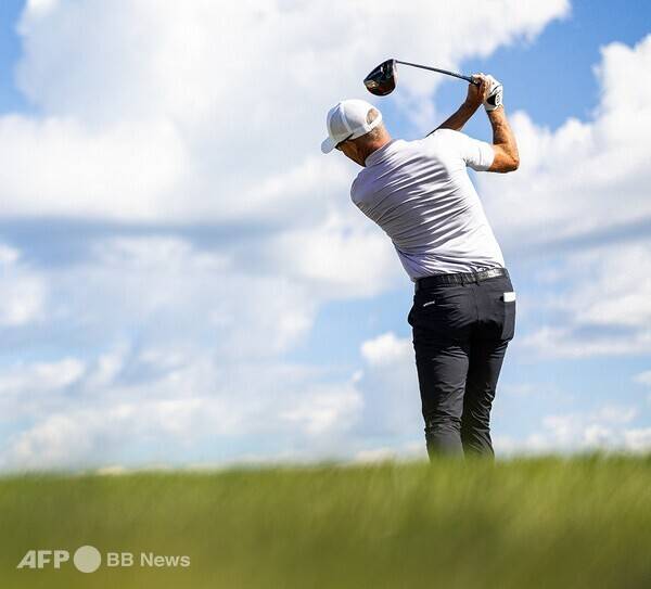 사진은 칼럼과 관련 없는 참고 이미지입니다. 프로 선수가 샷을 하는 모습입니다. 사진제공=ⓒAFPBBNews = News1 (사진을 무단으로 사용하지 마십시오.)