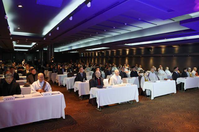 2025년 12월 21일 진행된 '유엔 세계 명상의 날 한국위원회' 출범 행사에 종교계와 학계, 의료계를 포함한 명상 전문가들이 참석해 있다. 대한불교조계종 제공