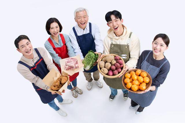 일하는 노년. 좋다. 그러나 무리하지 않는 선에서, 젊은이들과 어울릴 수 있는, 사회에 도움이 되는 일을, 열정적이 아니라 쉬엄쉬엄하는게 좋다. 게티이미지뱅크