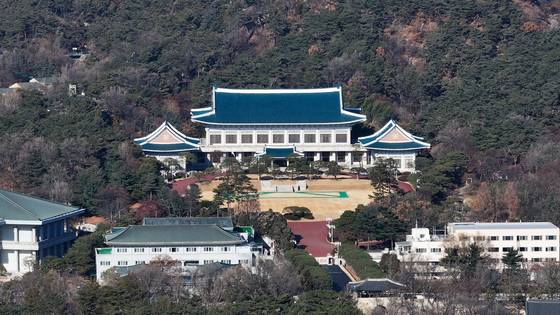 사진은 지난달 25일 드론으로 촬영한 청와대 전경. 중앙포토