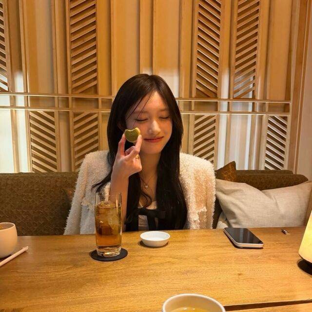 아이브 이서가 성인이 된 근황을 전했다. / 이서 SNS