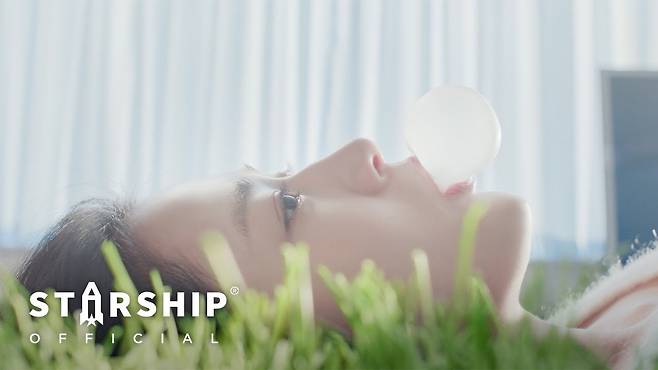 아이브 안유진, 청초함 가득한 커밍순 필름