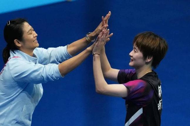 ▲안세영 등 상위 랭커가 대거 빠진 이번 대진표에서 천위페이를 저지할 수 있는 자원은 사실상 전무하다. 초반 2경기를 1시간 이내로 끝낸 천위페이가 남은 8강과 준결승, 결승전에서도 압살에 가까운 경기력을 유지할지 관심거리다.&nbsp; ⓒ 소후닷컴