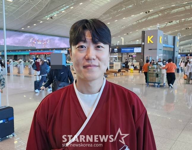 22일 출국을 앞두고 기자들과 만난 박진형. /사진=박수진 기자