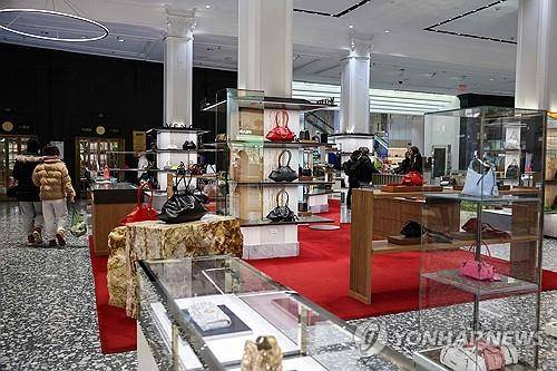 뉴욕의 삭스피프스애비뉴 백화점 매장 [AFP 연합뉴스 자료사진. 재판매 및 DB 금지]