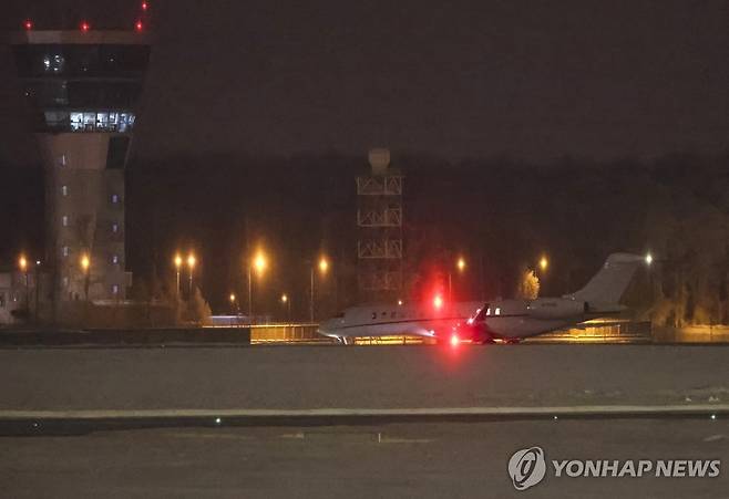 모스크바 도착한 윗코프 미국 특사 탑승 추정 항공기 [EPA 연합뉴스. 재판매 및 DB 금지]