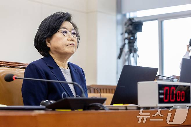 이혜훈 기획예산처 장관 후보자가 23일 서울 여의도 국회에서 열린 제431회국회(임시회) 재정경제기획위원회 인사청문회에 출석해 있다. ⓒ News1 국회사진기자단