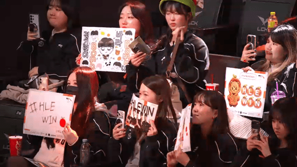 24일 한화생명이 서울 종로구 소재 LoL파크에서 열린 2026 LCK컵 그룹 배틀 2주 차 경기에서 DN 수퍼스를 상대로 세트 스코어 2대 1로 이겼다.(한화생명e스포츠(HLE) & DN수퍼스(DNS)). /사진=네이버 치지직 라이브 영상 캡처)