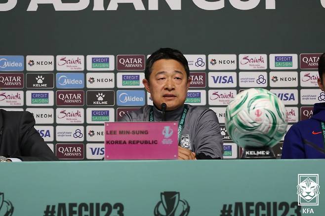 '두 살 동생' 일본에 무너져 결승 좌절→베트남과 3-4위전도 굴욕패, 이민성 감독 아직 완성 단계가 아냐