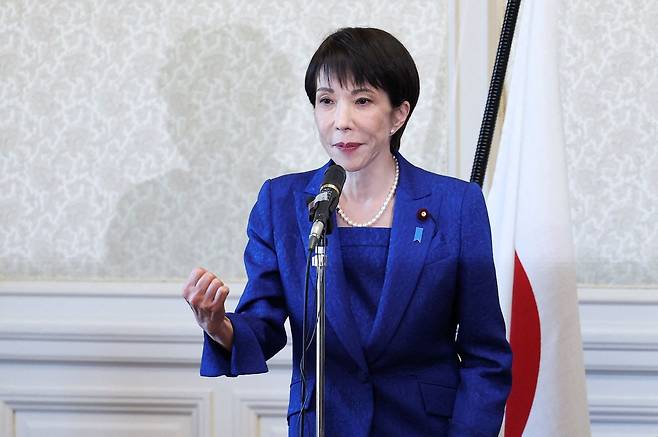 다카이치 사나에 일본 총리가 23일 자민당 의원총회에서 발언을 하고 있다. 이날 다카이치의 결정으로 중의원이 해산됐다. [로이터=연합뉴스]