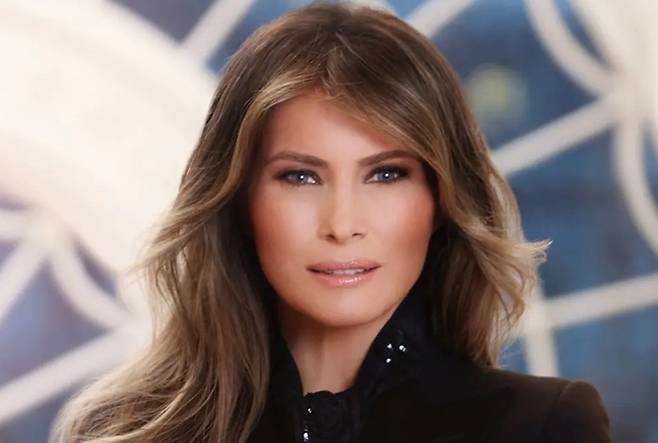 ‘은둔의 영부인’으로 불리는 멜라니아 트럼프 여사가 자신이 주인공으로 나오는 다큐 영화 ‘멜라니아’ 개봉을 앞두고 대외 홍보에 직접 나섰다. [사진출처 = BBC]