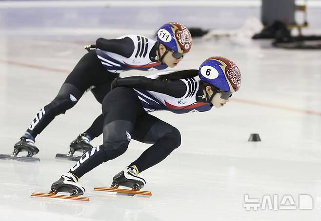 [진천=뉴시스] 김근수 기자 = 쇼트트랙 김길리가 7일 충북 진천 국가대표선수촌에서 열린 밀라노코르티나 동계올림픽 D-30 미디어데이에서 훈련을 하고 있다. 2026.01.07. ks@newsis.com