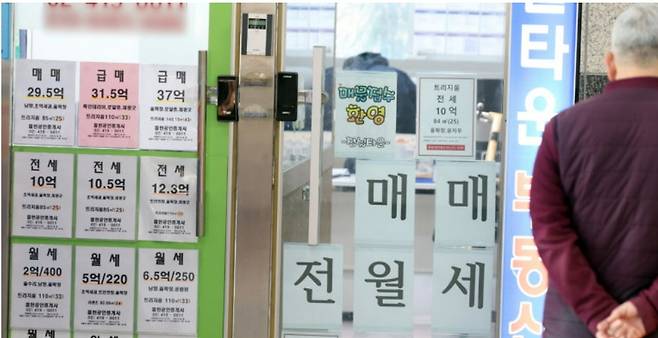 불과 몇 주 전만 해도 선택지가 있었던 전단들이 하나둘 사라지며, 남은 매물에는 이전보다 높은 시세를 형성하고 있다. 뉴스1
