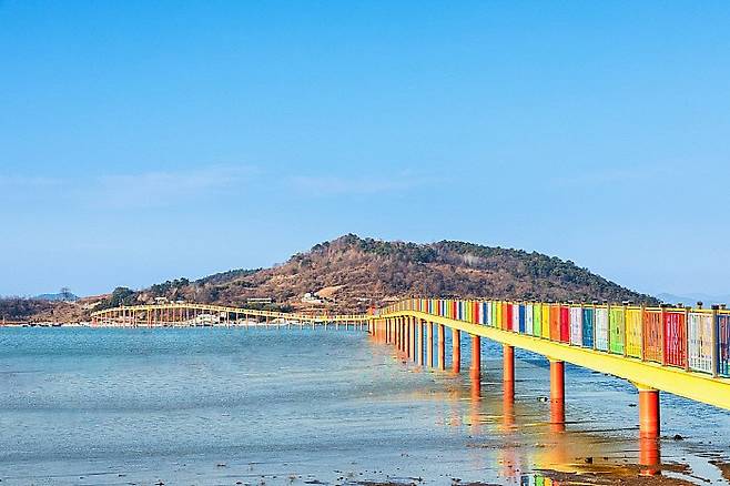 고흥 남양면 우도 레인보우교.<고흥군 제공>