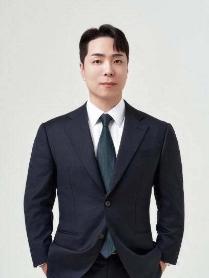 △현 세무회계 유한 대표세무사 △강서세무서 명예민원봉사실장 △강서세무서 모범납세자선정위원 △전 김포세무서 영세납세자위원 △국세청 국세행정혁신 자문위원 △상장기업 자문 △고액자산가 상속증여 전문