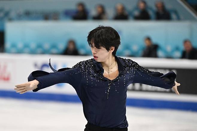 '아차차 점프 실수' 피겨 차준환, 올림픽 전초전 사대륙선수권대회 쇼트서 6위