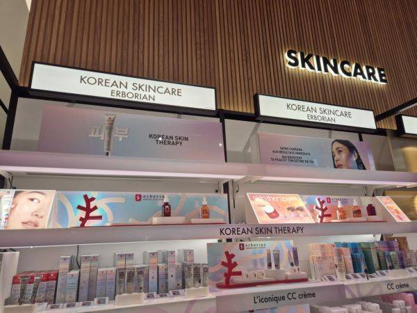 프랑스 파리 내 세포라 샹젤리제점 내부 모습. 한국식 스킨케어 존을 마련해 K뷰티 브랜드를 소개하고 있다.