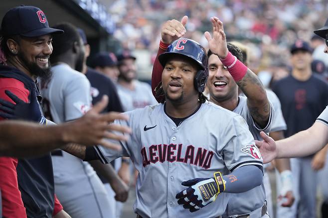 <yonhap photo-2741=""> 클리블랜드와 2032년까지 동행하는 호세 라미레즈. (AP Photo/Carlos Osorio)/2024-07-30 09:32:53/ <저작권자 ⓒ 1980~2024 ㈜연합뉴스. 무단 전재 재배포 금지, AI 학습 및 활용 금지></yonhap>