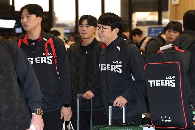 지난 23일 출국하는 KIA 선수단의 모습. KIA 제공