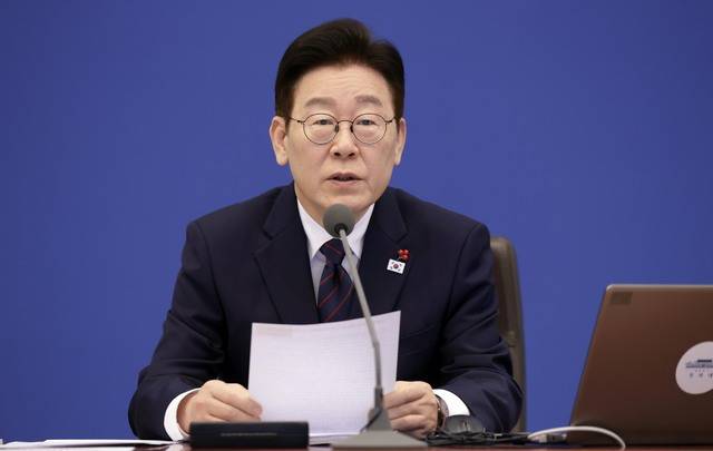 이재명 대통령이 22일 청와대에서 열린 수석보좌관회의에서 발언하고 있다. 연합뉴스