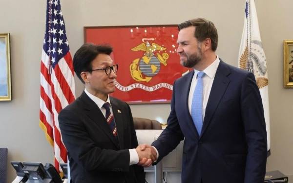 ▲김민석 국무총리(왼쪽)와 JD 밴스 미국 부통령. 사진=국무총리실 SNS